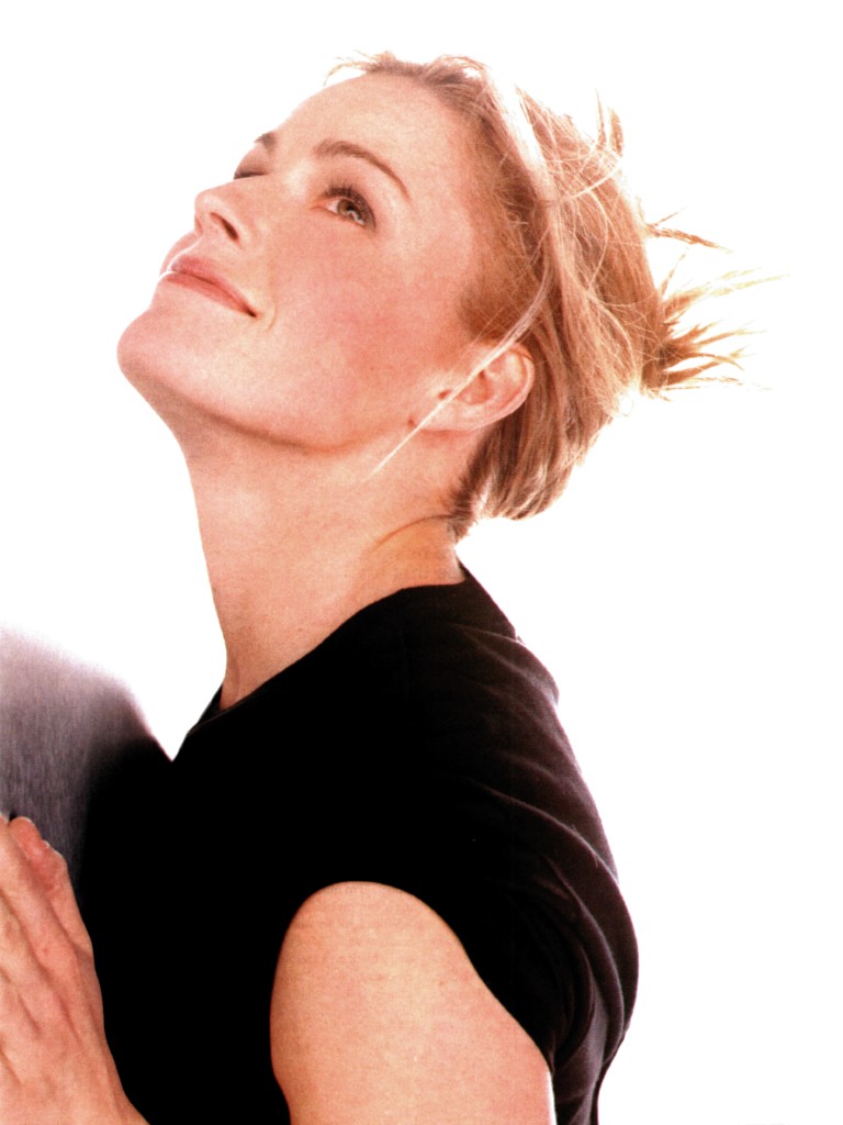 Elizabeth Shue